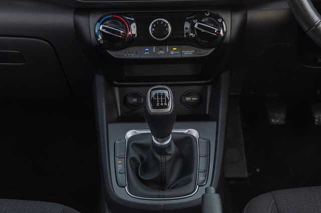 Hyundai KONA 1.0 TGDi 48V MHEV SE Connect 5dr Red