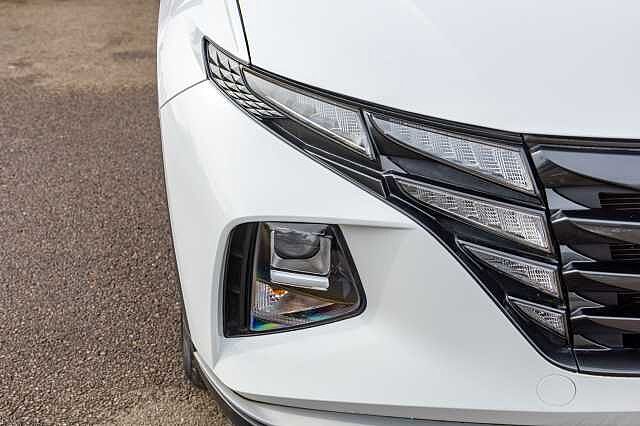 Hyundai TUCSON 1.6 TGDi 48V MHD SE Connect 5dr 2WD DCT White