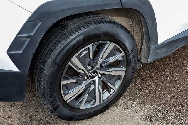 Hyundai TUCSON 1.6 TGDi 48V MHD SE Connect 5dr 2WD DCT White