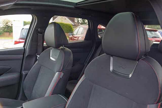 Hyundai TUCSON 1.6T Hybrid N Line S 5dr Auto Black