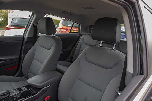 Hyundai IONIQ 100kW Premium 38kWh 5dr Auto