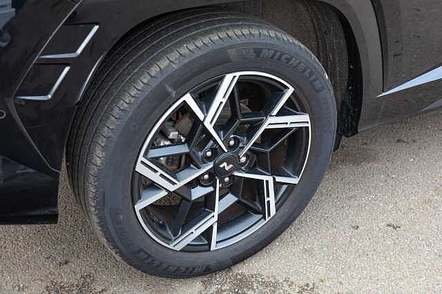 Hyundai TUCSON 1.6T Hybrid N Line S 5dr Auto Black