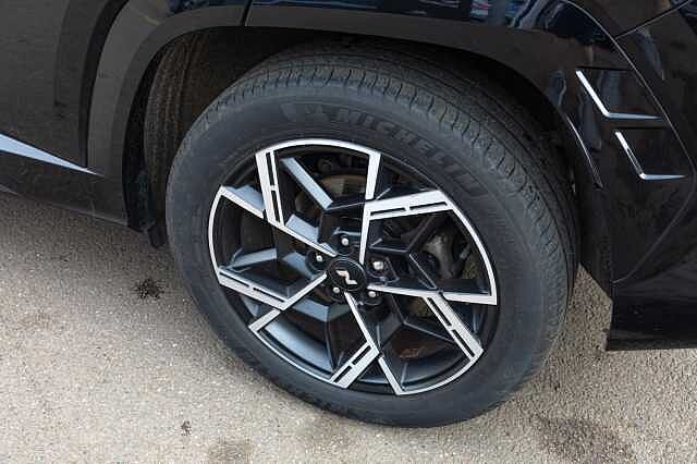 Hyundai TUCSON 1.6T Hybrid N Line S 5dr Auto Black
