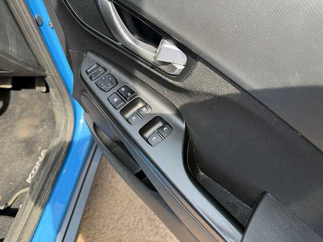 Hyundai KONA 1.6 GDi Hybrid Premium 5dr DCT Blue