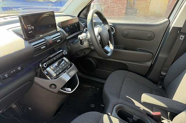 Hyundai INSTER 85kW 02 49kWh 5dr Auto White