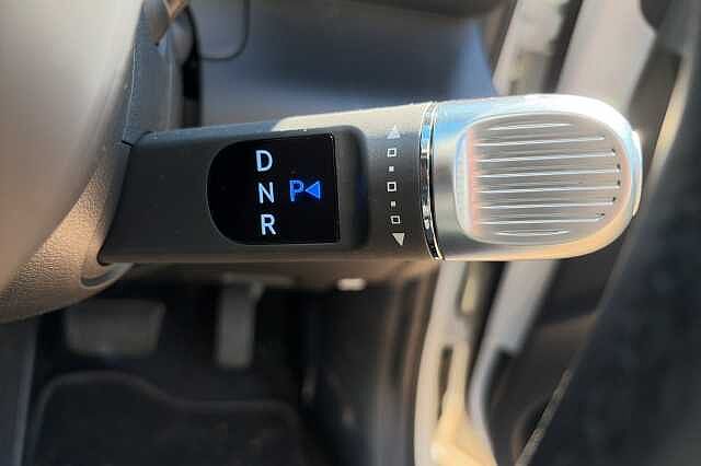 Hyundai INSTER 85kW 02 49kWh 5dr Auto White