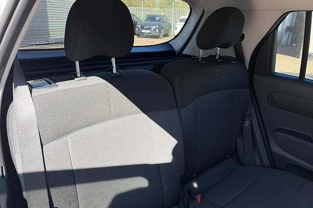 Hyundai INSTER 85kW 02 49kWh 5dr Auto White