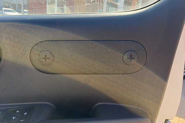 Hyundai INSTER 85kW 02 49kWh 5dr Auto White