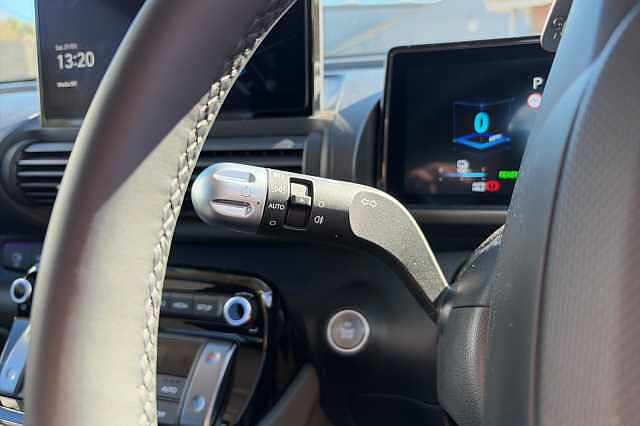 Hyundai INSTER 85kW 02 49kWh 5dr Auto White