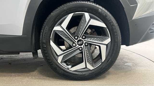 Hyundai TUCSON 1.6 h T-GDi 13.8kWh Ultimate SUV 5dr Petrol Plug-in Hybrid Auto 4WD Euro 6 (s/s) Shimmering Slvr