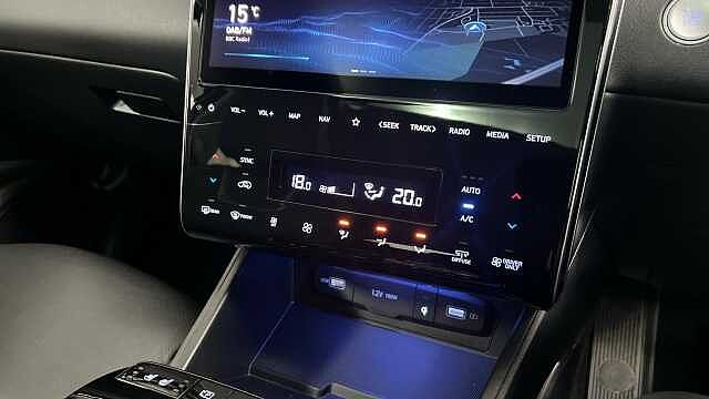 Hyundai TUCSON 1.6 h T-GDi 13.8kWh Ultimate SUV 5dr Petrol Plug-in Hybrid Auto 4WD Euro 6 (s/s) Shimmering Slvr