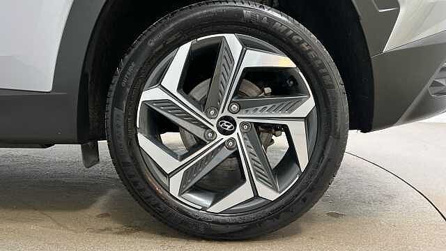 Hyundai TUCSON 1.6 h T-GDi Premium SUV 5dr Petrol Hybrid Auto Euro 6 (s/s) (230 ps) Silver