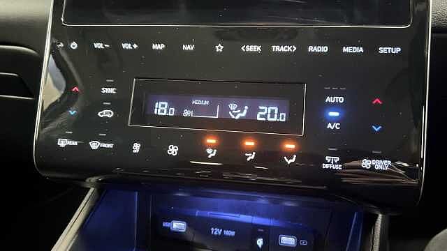 Hyundai TUCSON 1.6 h T-GDi Premium SUV 5dr Petrol Hybrid Auto Euro 6 (s/s) (230 ps) Silver