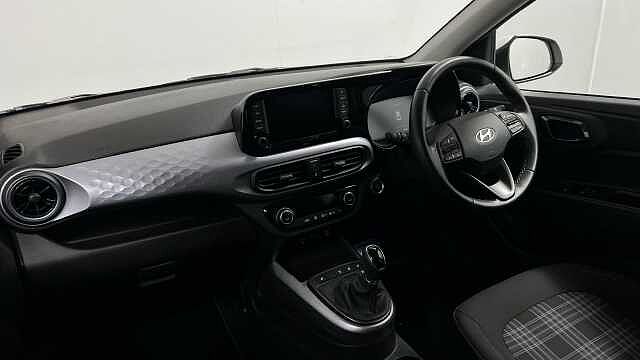 Hyundai I10 1.2 Premium Hatchback 5dr Petrol Auto Euro 6 (s/s) (79 ps) White