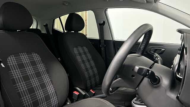 Hyundai I10 1.2 Premium Hatchback 5dr Petrol Auto Euro 6 (s/s) (79 ps) White