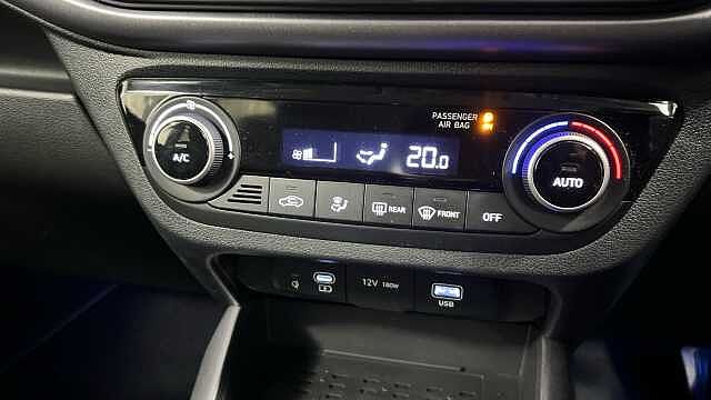 Hyundai I10 1.2 Premium Hatchback 5dr Petrol Auto Euro 6 (s/s) (79 ps) White