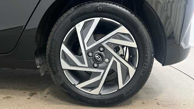 Hyundai I20 1.0 T-GDi Advance Hatchback 5dr Petrol DCT Euro 6 (s/s) (100 ps) Phantom Black