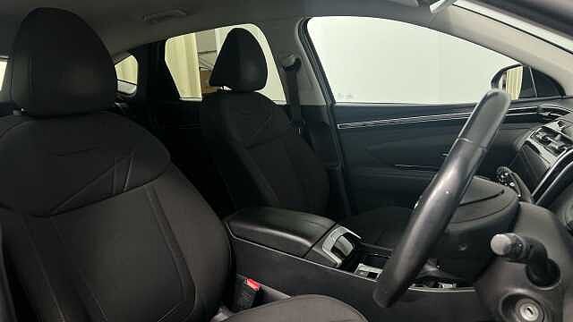 Hyundai TUCSON 1.6 T-GDi MHEV SE Connect SUV 5dr Petrol Hybrid DCT Euro 6 (s/s) (150 ps) Black