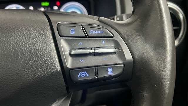 Hyundai KONA 64kWh Ultimate SUV 5dr Electric Auto (10.5kW Charger) (204 ps)