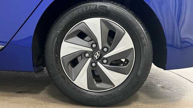Hyundai IONIQ 1.6 h-GDi GPF Premium Hatchback 5dr Petrol Hybrid DCT Euro 6 (s/s) (141 ps) Blue