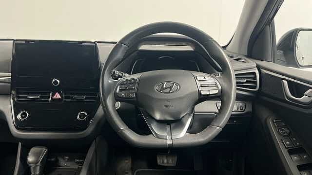 Hyundai IONIQ 1.6 h-GDi 1st Edition Hatchback 5dr Petrol Hybrid DCT Euro 6 (s/s) (141 ps) Black