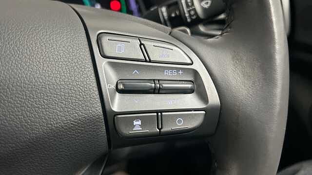 Hyundai IONIQ 1.6 h-GDi 1st Edition Hatchback 5dr Petrol Hybrid DCT Euro 6 (s/s) (141 ps) Black