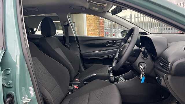Hyundai BAYON 1.0 T-GDi MHEV SE Connect SUV 5dr Petrol Hybrid Manual Euro 6 (s/s) (100 ps) Mangrove Green