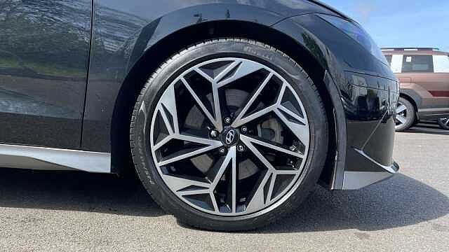 Hyundai IONIQ 6 77.4kWh Premium Saloon 4dr Electric Auto (228 ps)