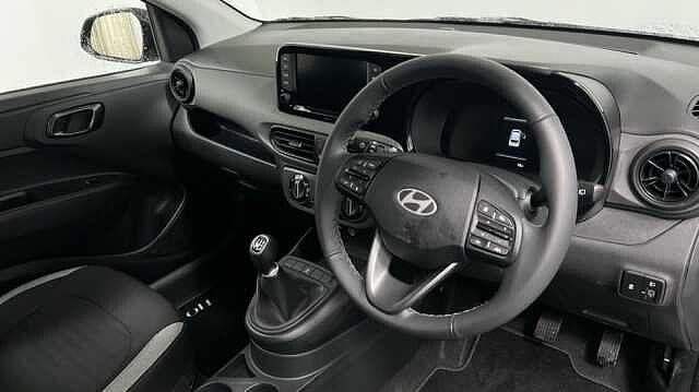 Hyundai i10 1.2 Premium Hatchback 5dr Petrol Auto Euro 6 (s/s) (79 ps)