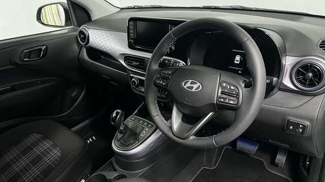 Hyundai i10 1.2 Premium Hatchback 5dr Petrol Auto Euro 6 (s/s) (79 ps)