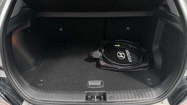 Hyundai KONA 64kWh Premium SUV 5dr Electric Auto (10.5kW Charger) (204 ps)