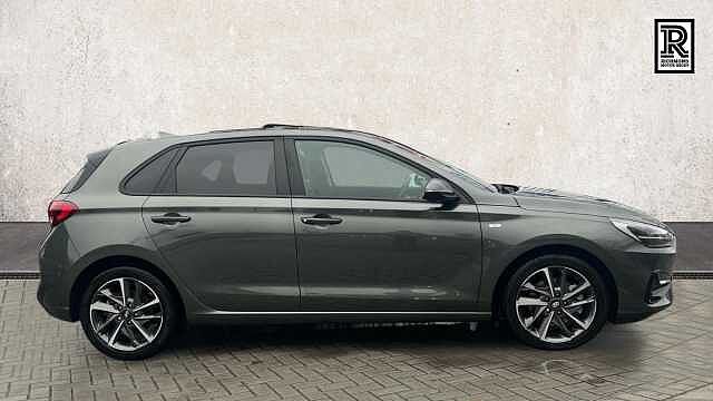 Hyundai i30 1.0 T-GDi MHEV Premium Hatchback 5dr Petrol Hybrid Manual Euro 6 (s/s) (120 ps)