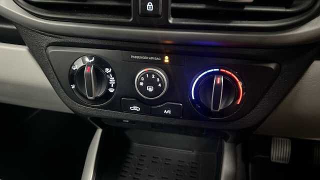 Hyundai i10 1.0 Premium Hatchback 5dr Petrol Manual Euro 6 (s/s) (67 ps)