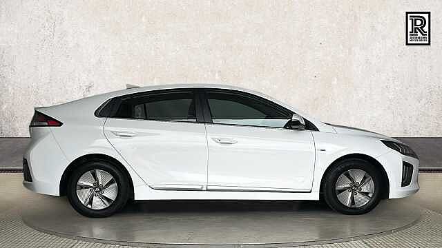 Hyundai IONIQ 1.6 h-GDi Premium Hatchback 5dr Petrol Hybrid DCT Euro 6 (s/s) (141 ps)