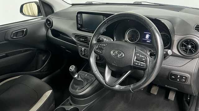 Hyundai i10 1.0 SE Connect Hatchback 5dr Petrol Manual Euro 6 (s/s) (67 ps)