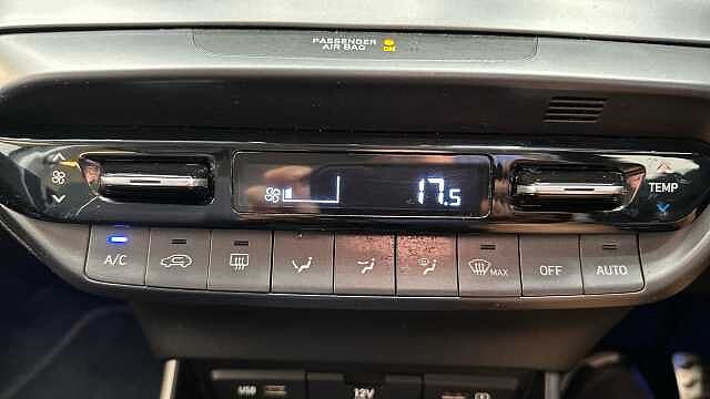 Hyundai BAYON 1.0 T-GDi MHEV Premium SUV 5dr Petrol Hybrid DCT Euro 6 (s/s) (100 ps)