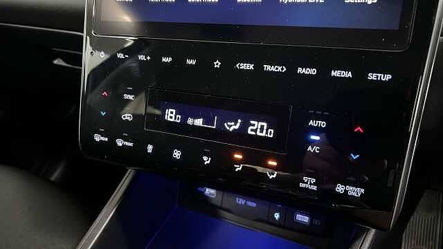 Hyundai TUCSON 1.6 h T-GDi Premium SUV 5dr Petrol Hybrid Auto Euro 6 (s/s) (230 ps)