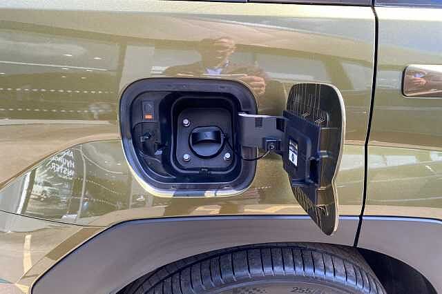 Hyundai Santa Fe Estate 1.6 TGDi Plug-in Hybrid Ultimate 5dr 4WD Auto