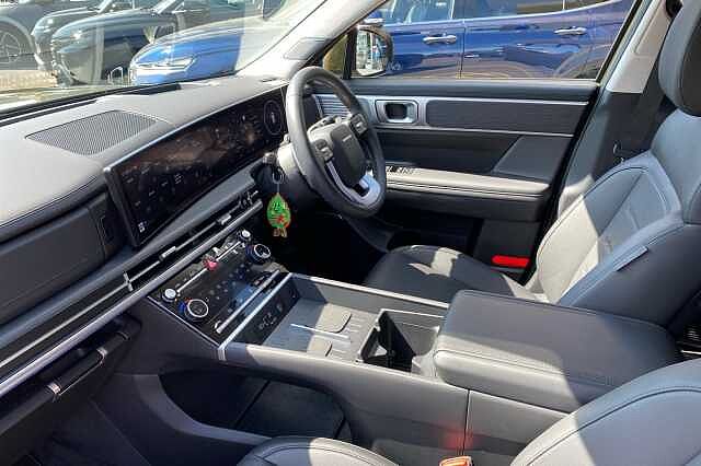 Hyundai Santa Fe Estate 1.6 TGDi Plug-in Hybrid Ultimate 5dr 4WD Auto