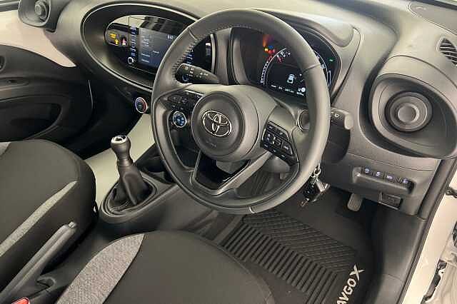Toyota AYGO X 1.0 VVT-i (71bhp) Pure White
