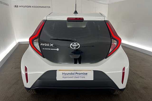 Toyota AYGO X 1.0 VVT-i (71bhp) Pure White