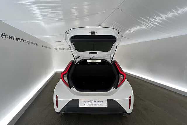 Toyota AYGO X 1.0 VVT-i (71bhp) Pure White