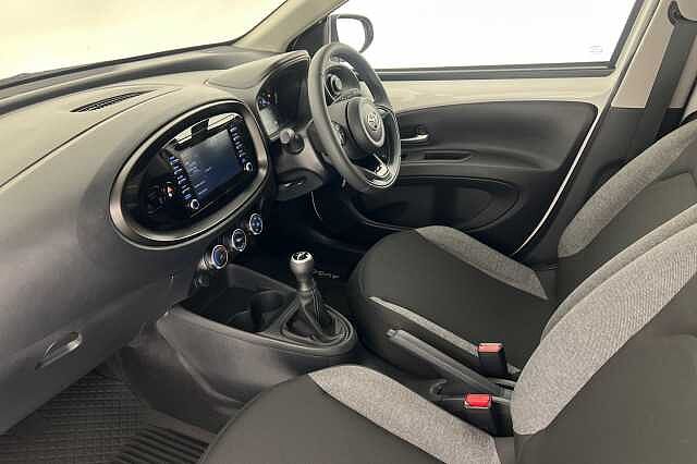 Toyota AYGO X 1.0 VVT-i (71bhp) Pure White