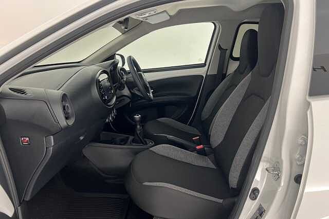 Toyota AYGO X 1.0 VVT-i (71bhp) Pure White