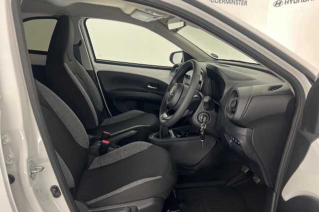 Toyota AYGO X 1.0 VVT-i (71bhp) Pure White