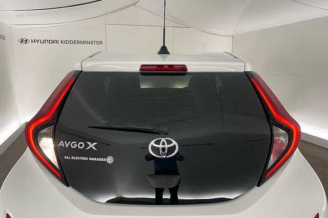 Toyota AYGO X 1.0 VVT-i (71bhp) Pure White