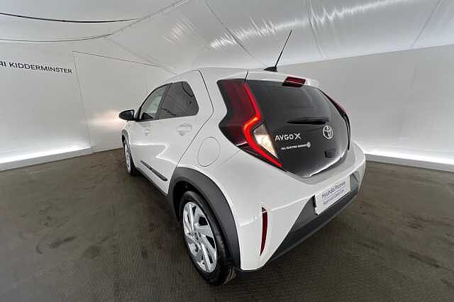 Toyota AYGO X 1.0 VVT-i (71bhp) Pure White