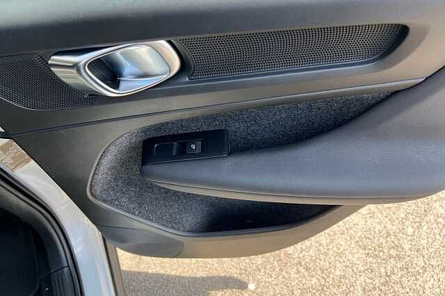 Volvo XC40 SUV 1.5 T5 262bhp Inscription Plug-in Hybrid