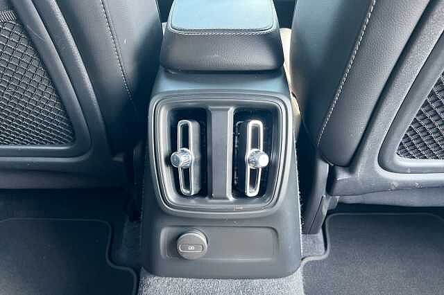 Volvo XC40 SUV 1.5 T5 262bhp Inscription Plug-in Hybrid