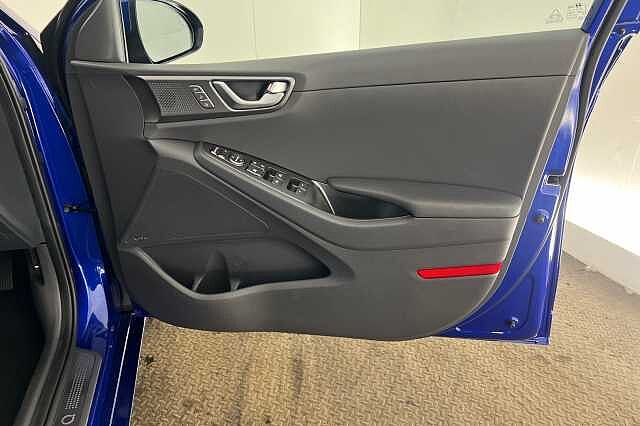 Hyundai IONIQ 1.6 GDi Hybrid Premium SE 5dr DCT